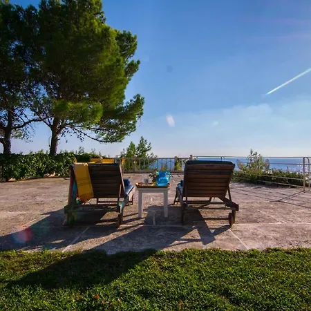 Sunny Case de vacanță